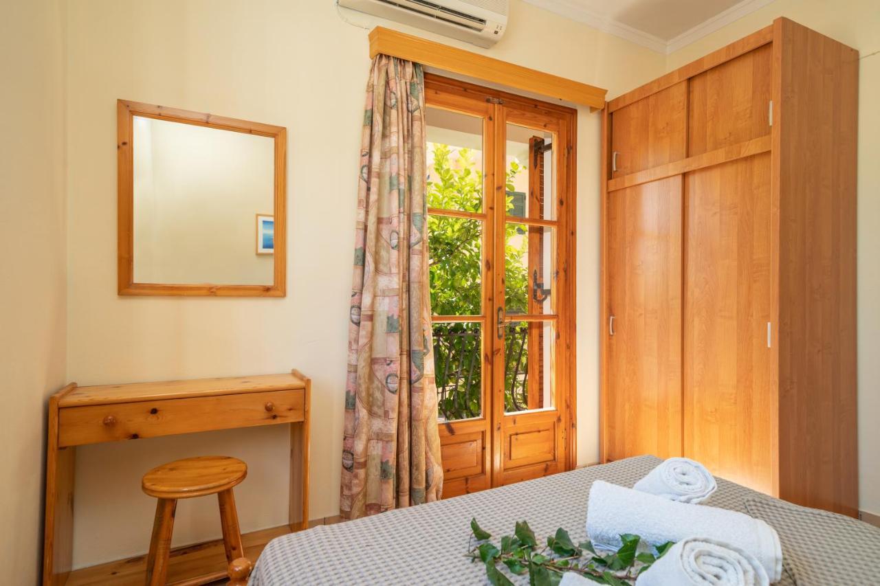 Alexatos Studios & Apartments Agia Efimia Ngoại thất bức ảnh