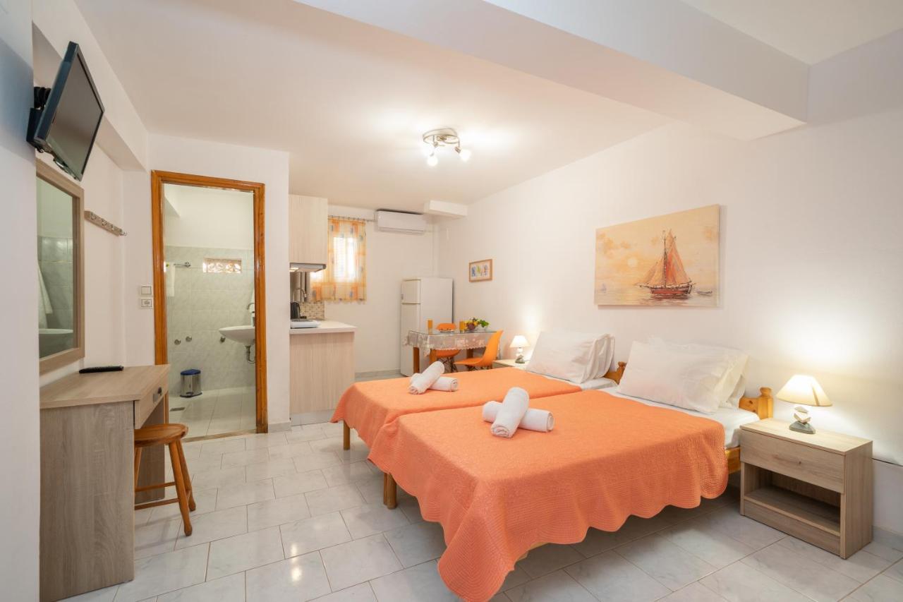 Alexatos Studios & Apartments Agia Efimia Ngoại thất bức ảnh