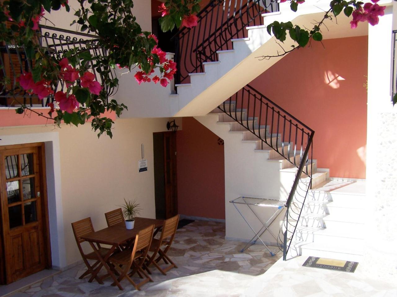 Alexatos Studios & Apartments Agia Efimia Ngoại thất bức ảnh